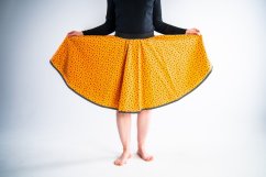 Oranžová s puntíky