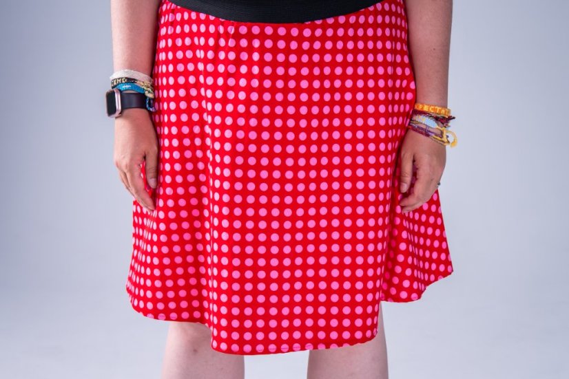 Červená s růžovými puntíky - Velikost: L