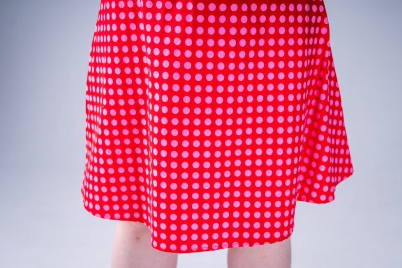 Červená s růžovými puntíky - Velikost: L