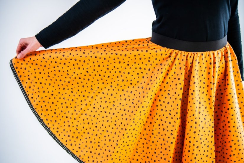 Oranžová s puntíky - Velikost: M