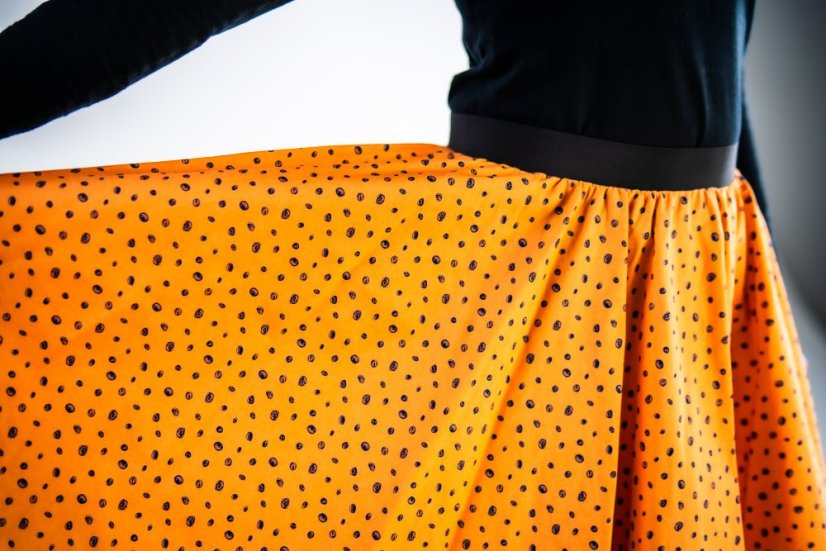 Oranžová s puntíky - Velikost: M