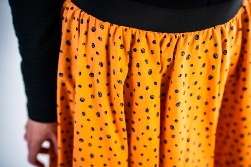 Oranžová s puntíky - Velikost: M